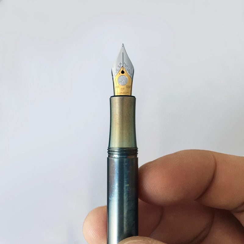 עט נובע ליליפוט של קוואקו - "פיירבלו"